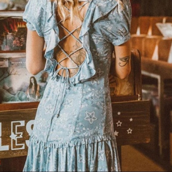Dresses & Skirts - Boho lace up dress